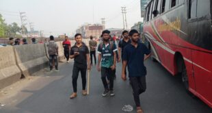 ঢাকা টাংগাইল মহাসড়কে ধীরে ধীরে বাড়ছে যাত্রীর চাপ ভোগান্তিতে সাধারণ ঘরমুখী মানুষ