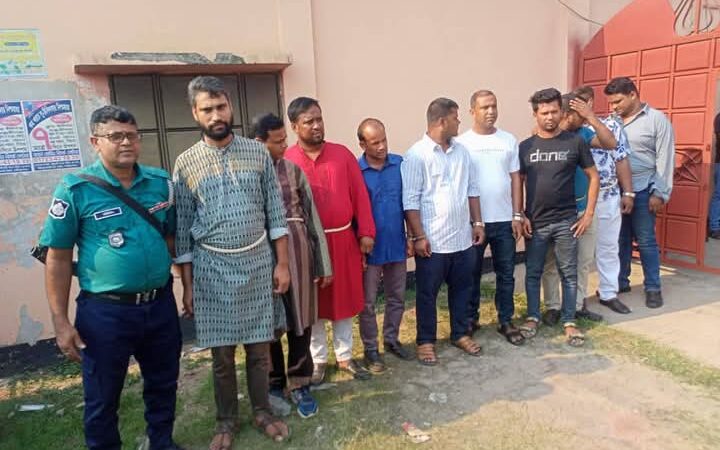 গাজীপুরে চাঁদাবাজি নয়, ছিল এনজিও কর্মীর পাওনা টাকার সালিশ: ১০ জন আটক, পরে আপোষে মুক্ত