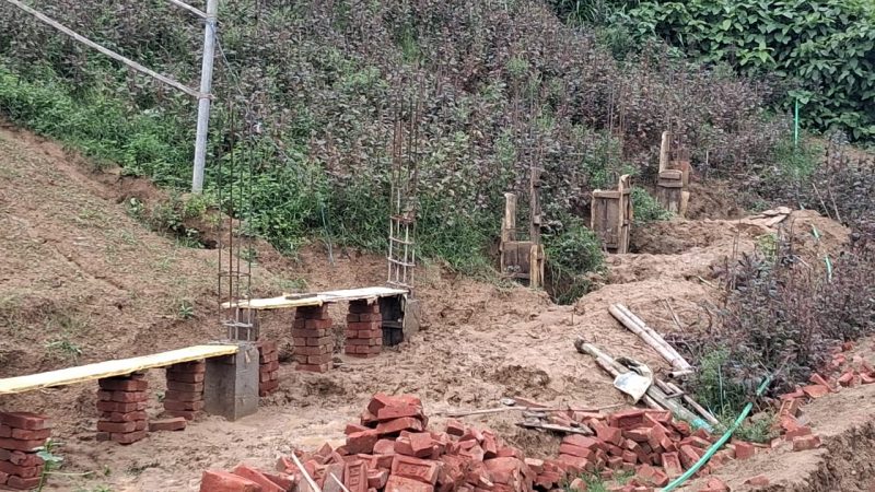 খুলশীতে পাহাড় কেটে স্থাপনা নির্মাণের সময় অভিযান, ৩ শ্রমিক আটক : ভূমি মালিকের বিরুদ্ধে আইনগত পদক্ষেপ