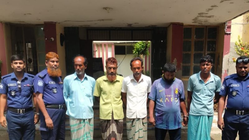 আশাশুনিতে যাবজ্জীবন সাজাপ্রাপ্ত আসামীসহ গ্রেফতার-৭