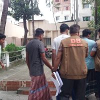 পুলিশ সুপার পরিচয়ে প্রতারণার অভিযোগে গ্রেফতার ৩