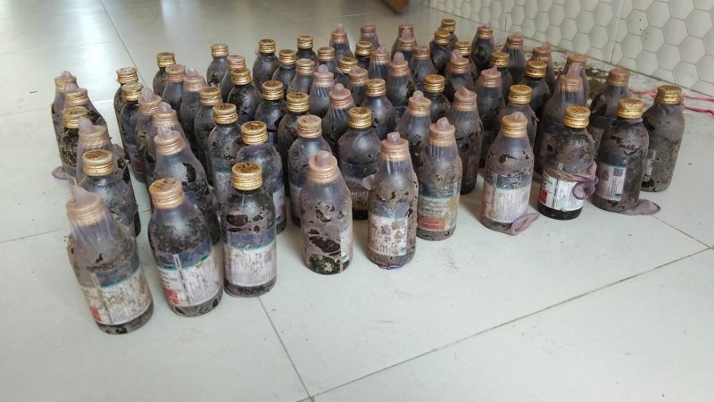 আশাশুনির শ্রীউলা থেকে ৬৮ পিস উইনসিরেক্স সিরাপ উদ্ধার