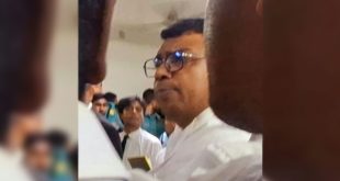 ‘সাংবাদিক’ বলার পরেই বিচারকের সামনে মারধর