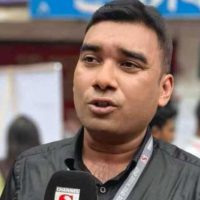 ডাকসুতে দায়িত্ব পালনকালে সাংবাদিকের মৃত্যু