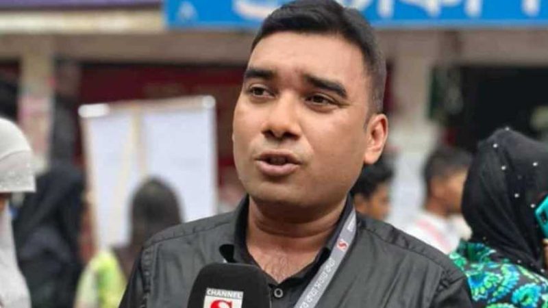 ডাকসুতে দায়িত্ব পালনকালে সাংবাদিকের মৃত্যু